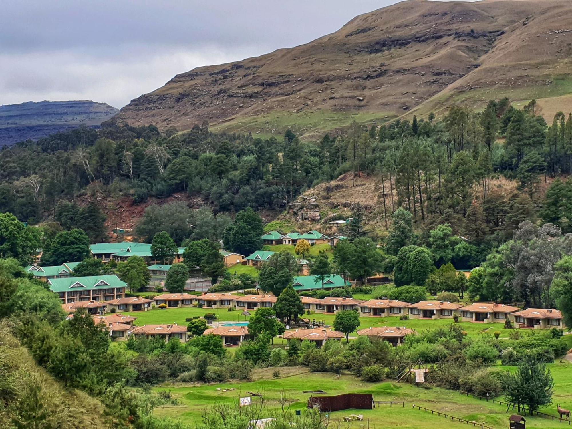 Gooderson Leisure Riverbend Chalets Self Catering And Timeshare Gold Crown Resort Drakensberg Garden Exterior foto