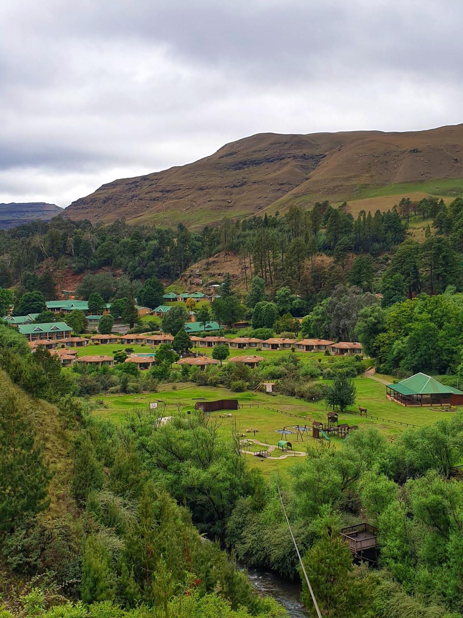 Gooderson Leisure Riverbend Chalets Self Catering And Timeshare Gold Crown Resort Drakensberg Garden Exterior foto