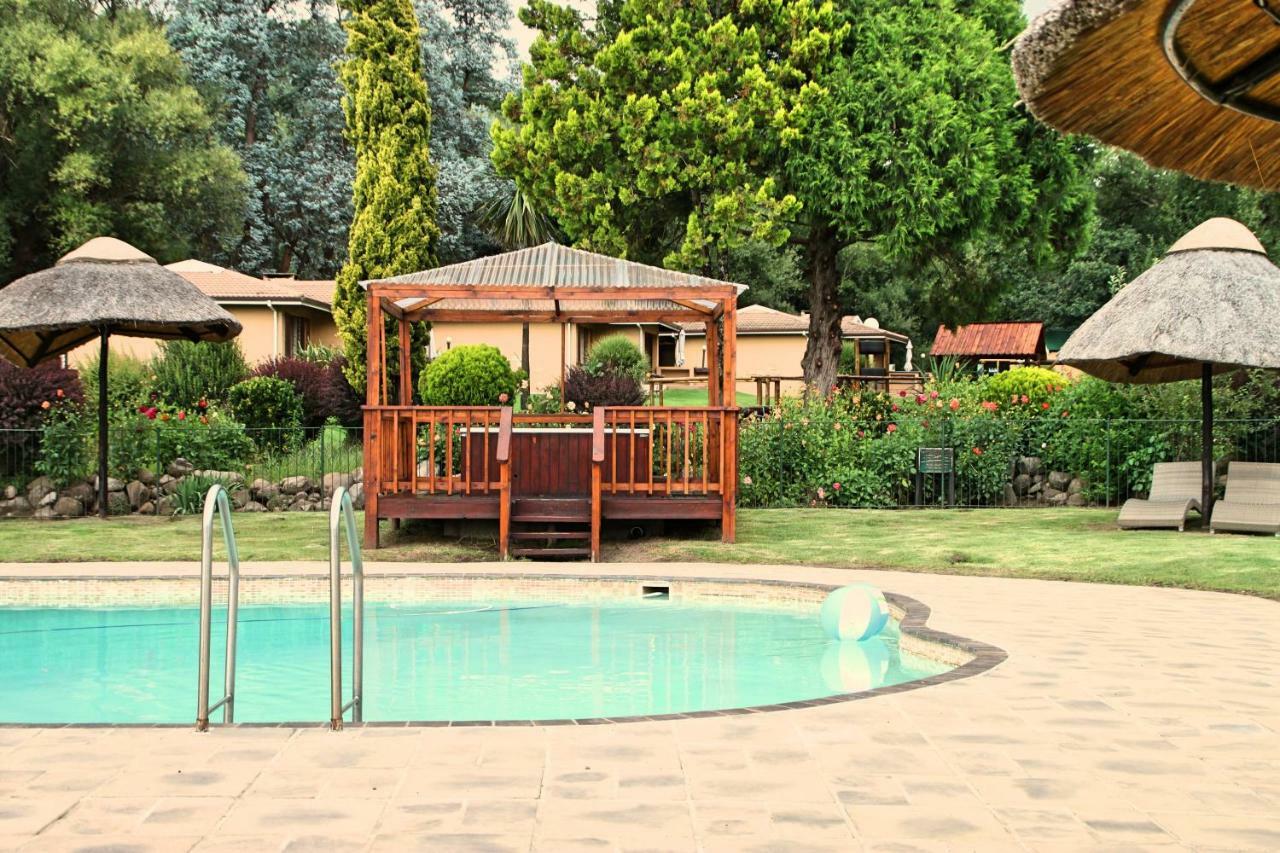 Gooderson Leisure Riverbend Chalets Self Catering And Timeshare Gold Crown Resort Drakensberg Garden Exterior foto