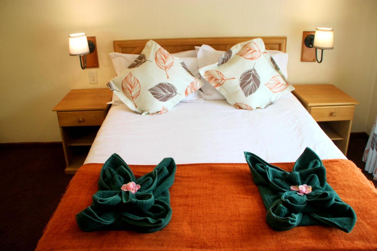 Gooderson Leisure Riverbend Chalets Self Catering And Timeshare Gold Crown Resort Drakensberg Garden Exterior foto